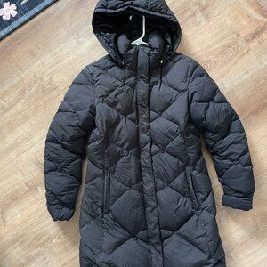 Women's hooded North Face puffy coat
